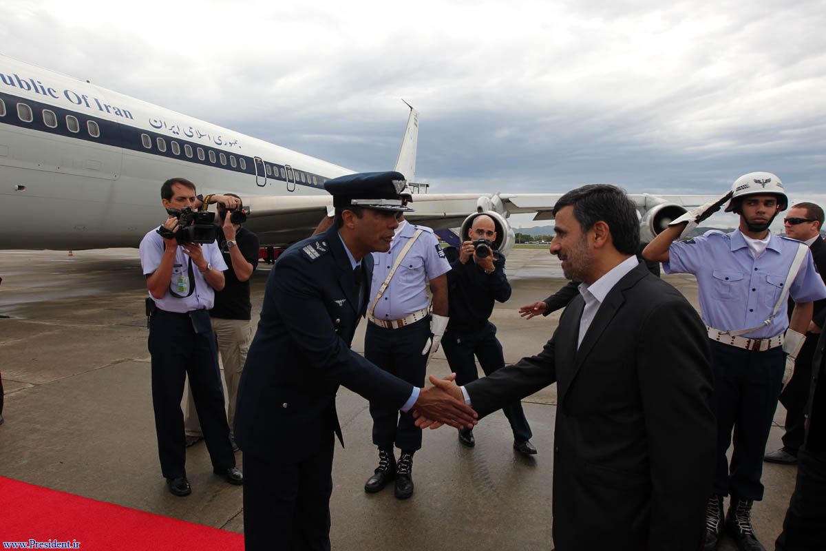 سفر پرحاشیه احمدی‌نژاد به برزیل با بدرقه‌ای عجیب و تاسف‌بار به پایان رسید+عکس