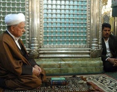 عکس/خنده‌ هاشمی‌ رفسنجانی به‌کتک‌خوردن‌ملی مذهبی ها در مجلس اول